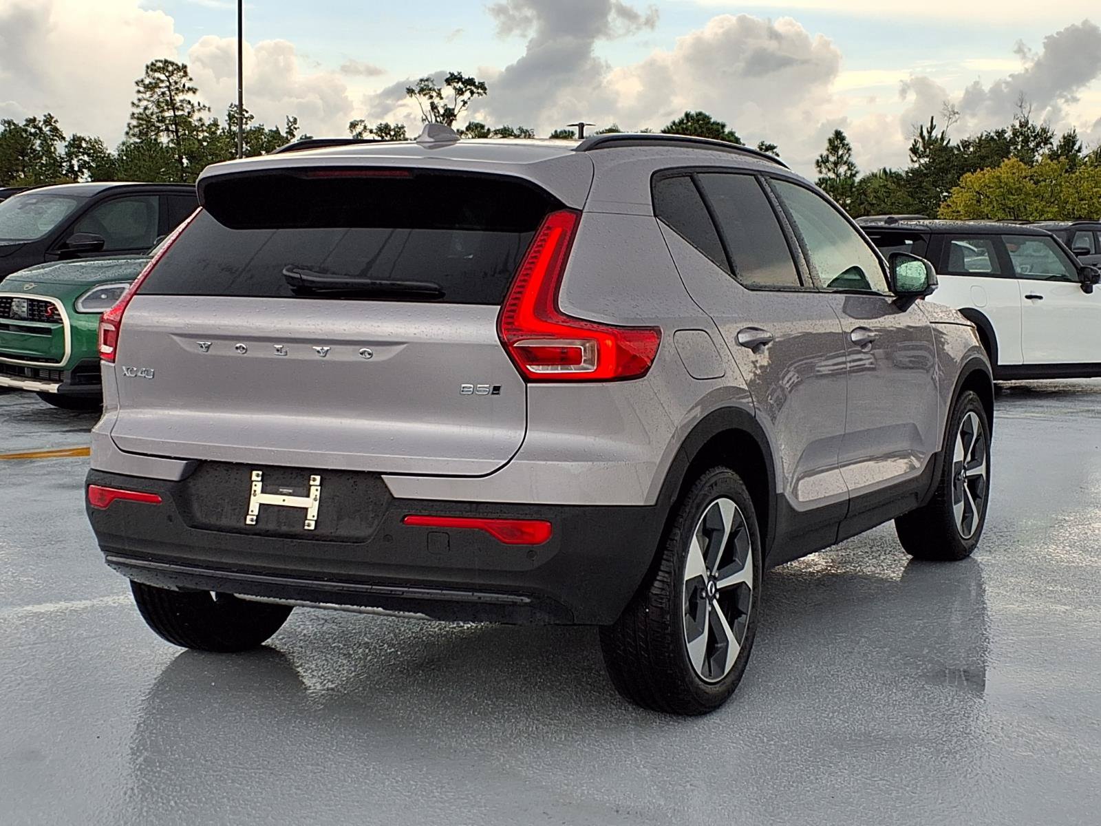 New 2026 Volvo XC40 B5 Plus w/ Climate Package AWD/4WD image 7