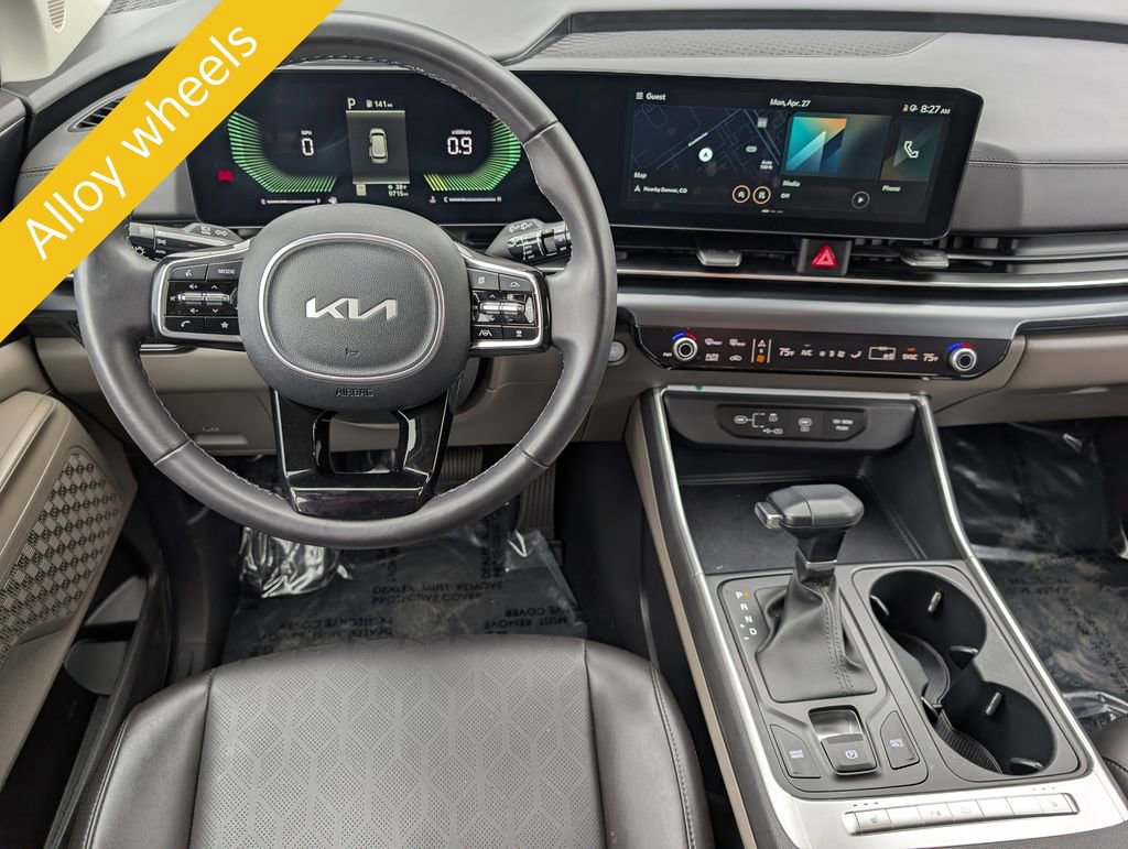 Used 2025 Kia Carnival FWD image 20