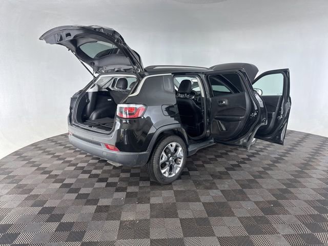 Used 2018 Jeep Compass Limited w/ Navigation Group AWD/4WD image 16