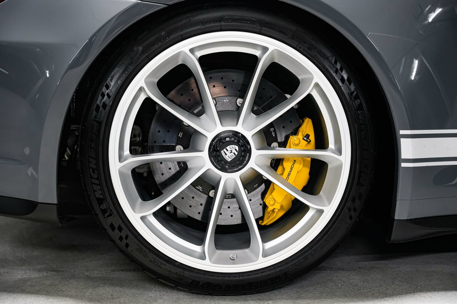 Used 2018 Porsche 911 GT3 RWD image 47