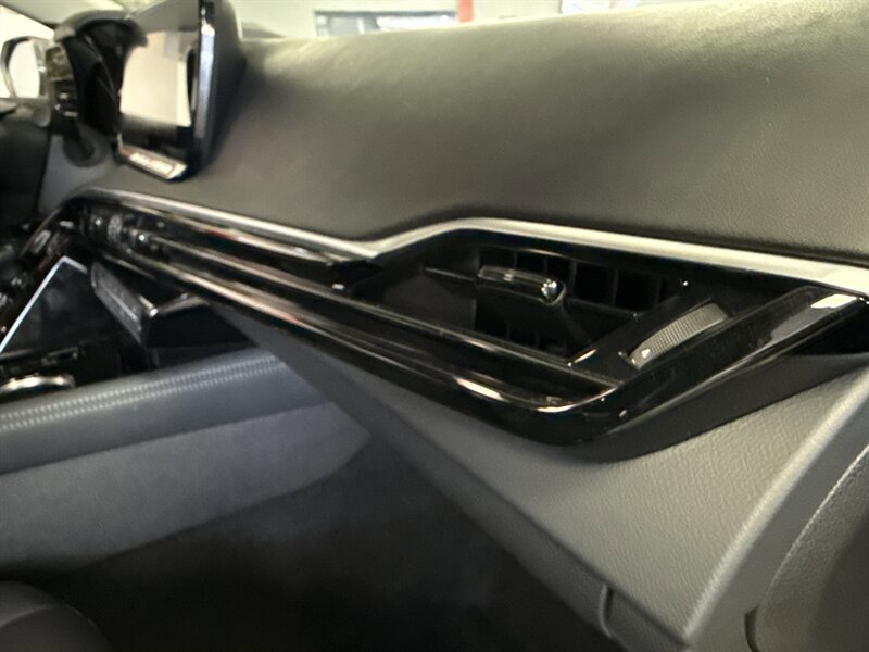 Used 2022 Toyota Mirai w/ Advanced Technology Package RWD image 15