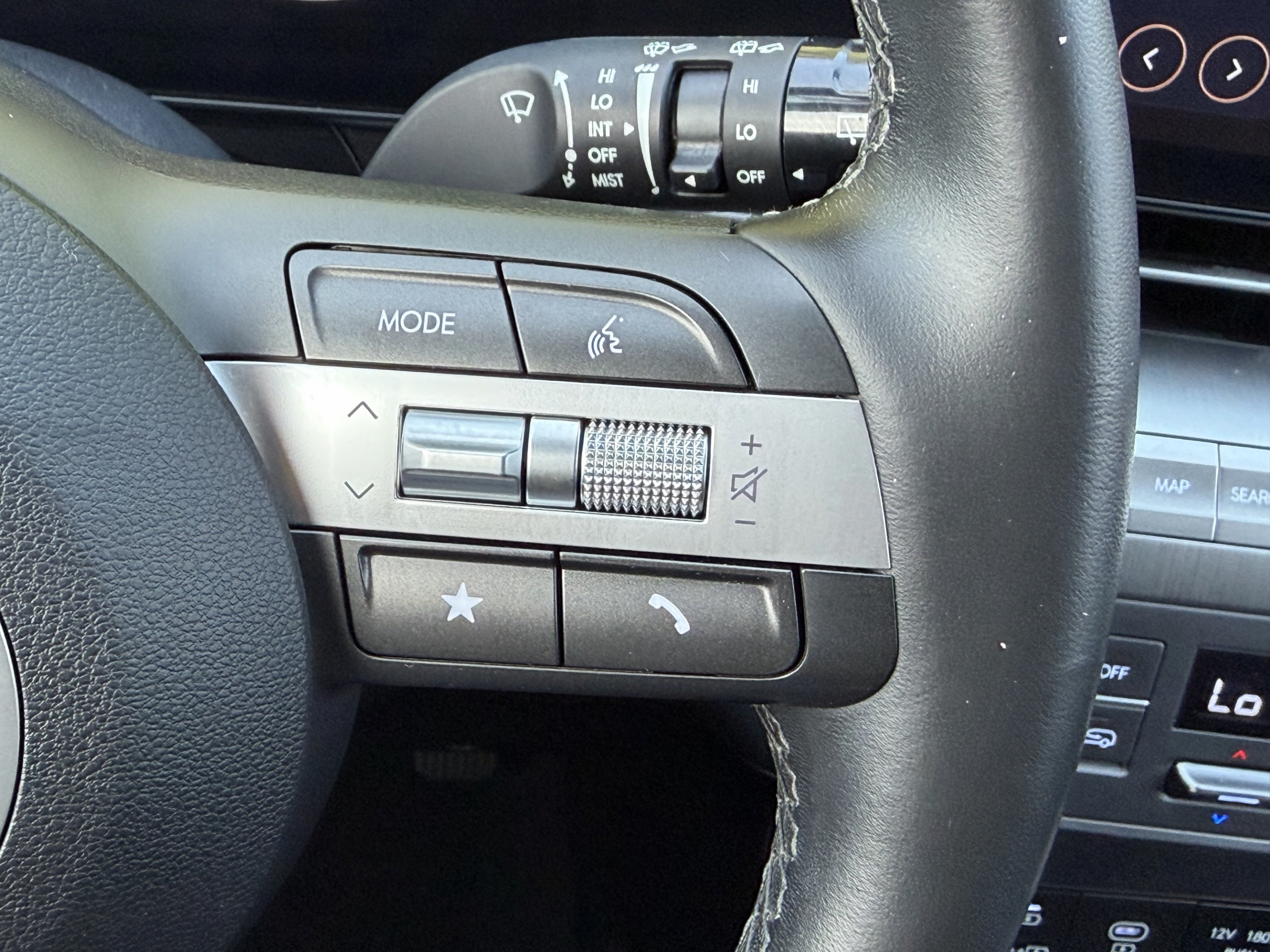 Used 2024 Hyundai Kona SEL AWD/4WD image 16