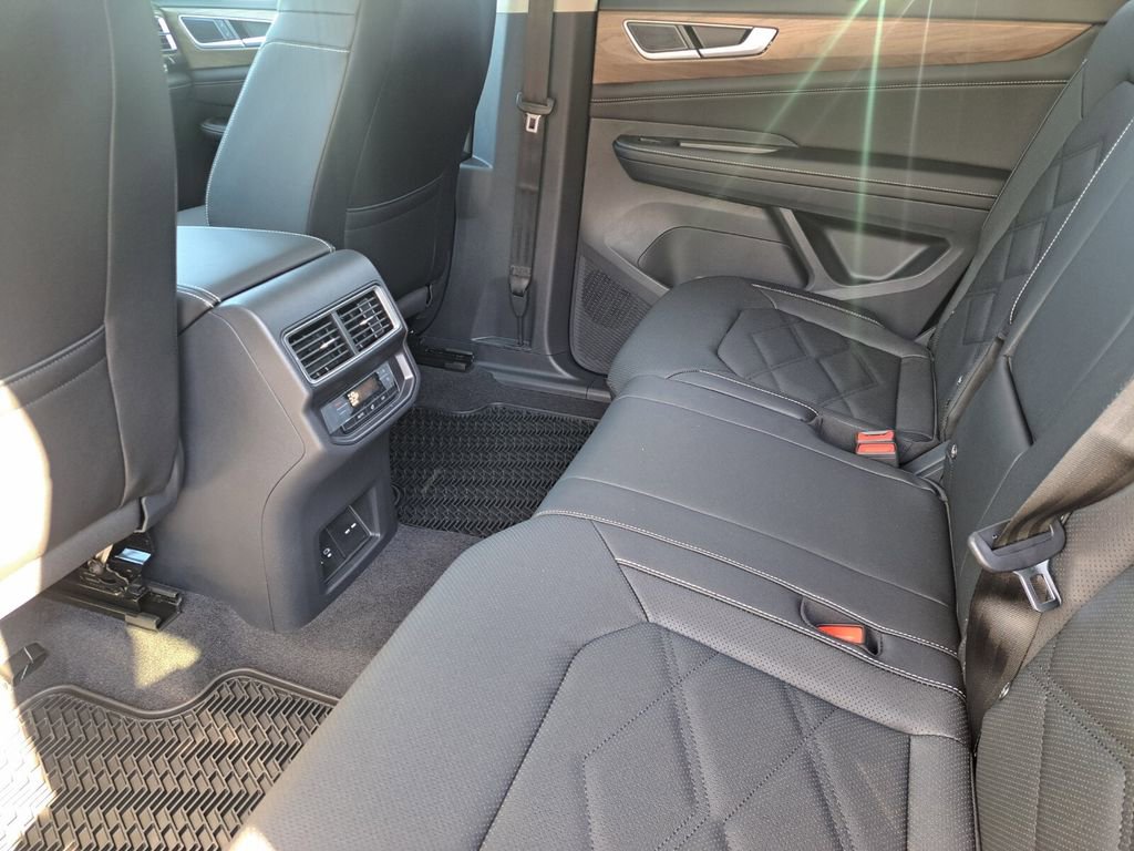 New 2026 Volkswagen Atlas SE image 22
