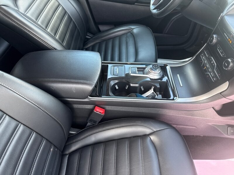 Used 2020 Ford Edge SEL AWD/4WD image 25