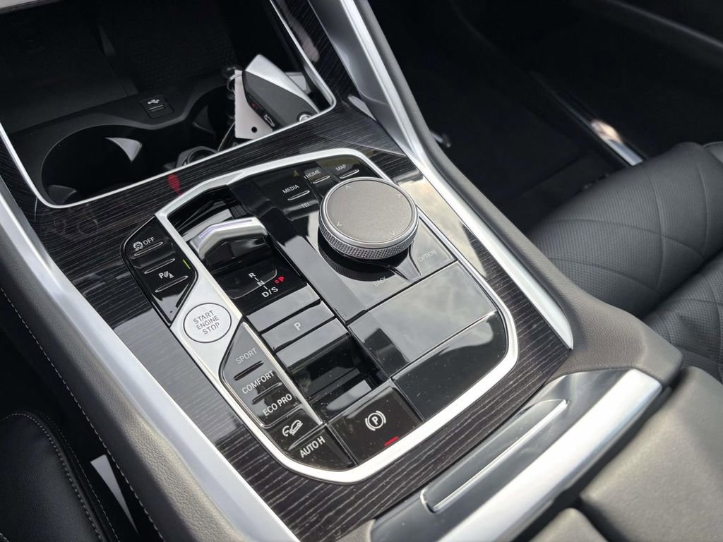 New 2026 BMW X6 xDrive40i w/ Climate Comfort Package image 24