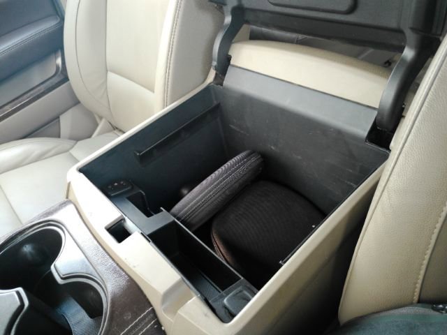 Used 2016 Chevrolet Suburban LT RWD image 54