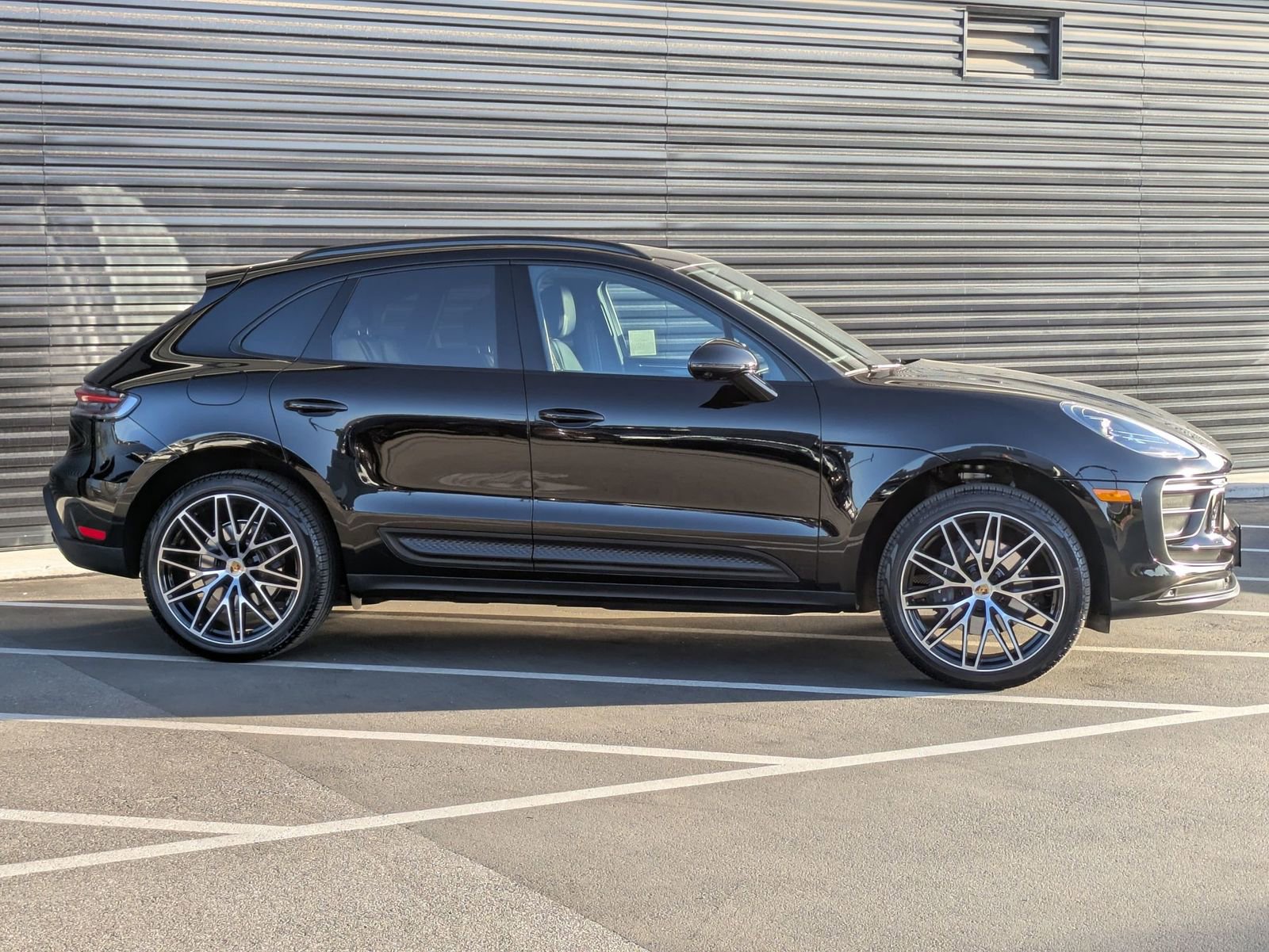 Certified 2026 Porsche Macan image 8