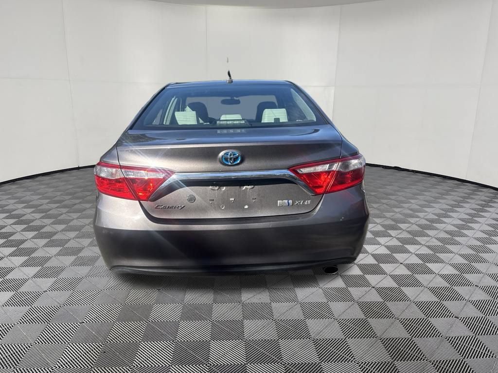 Used 2015 Toyota Camry XLE w/ Moonroof Package FWD image 10