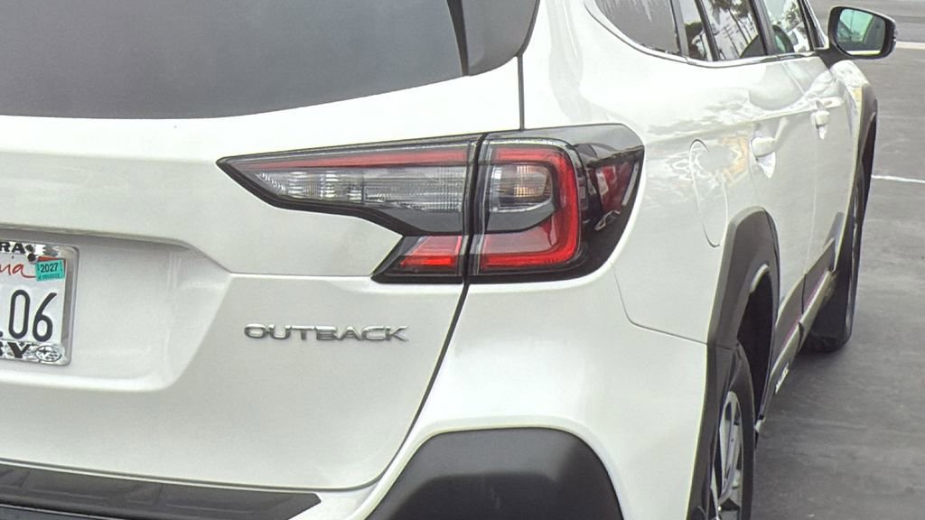 Certified 2025 Subaru Outback Premium AWD/4WD image 7