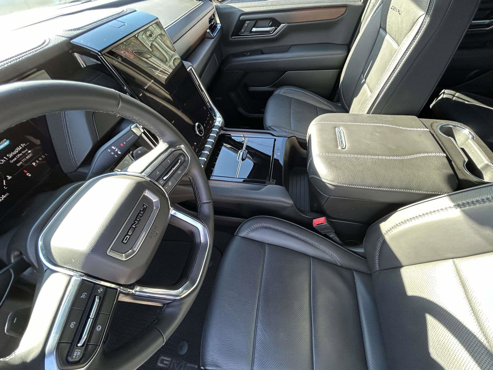 Used 2025 GMC Yukon Denali image 10