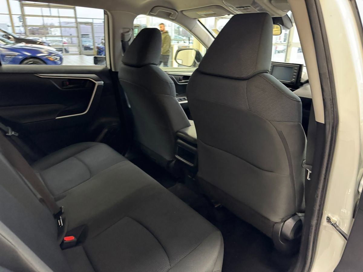 Used 2019 Toyota RAV4 LE w/ All Weather Liner Package AWD/4WD image 48