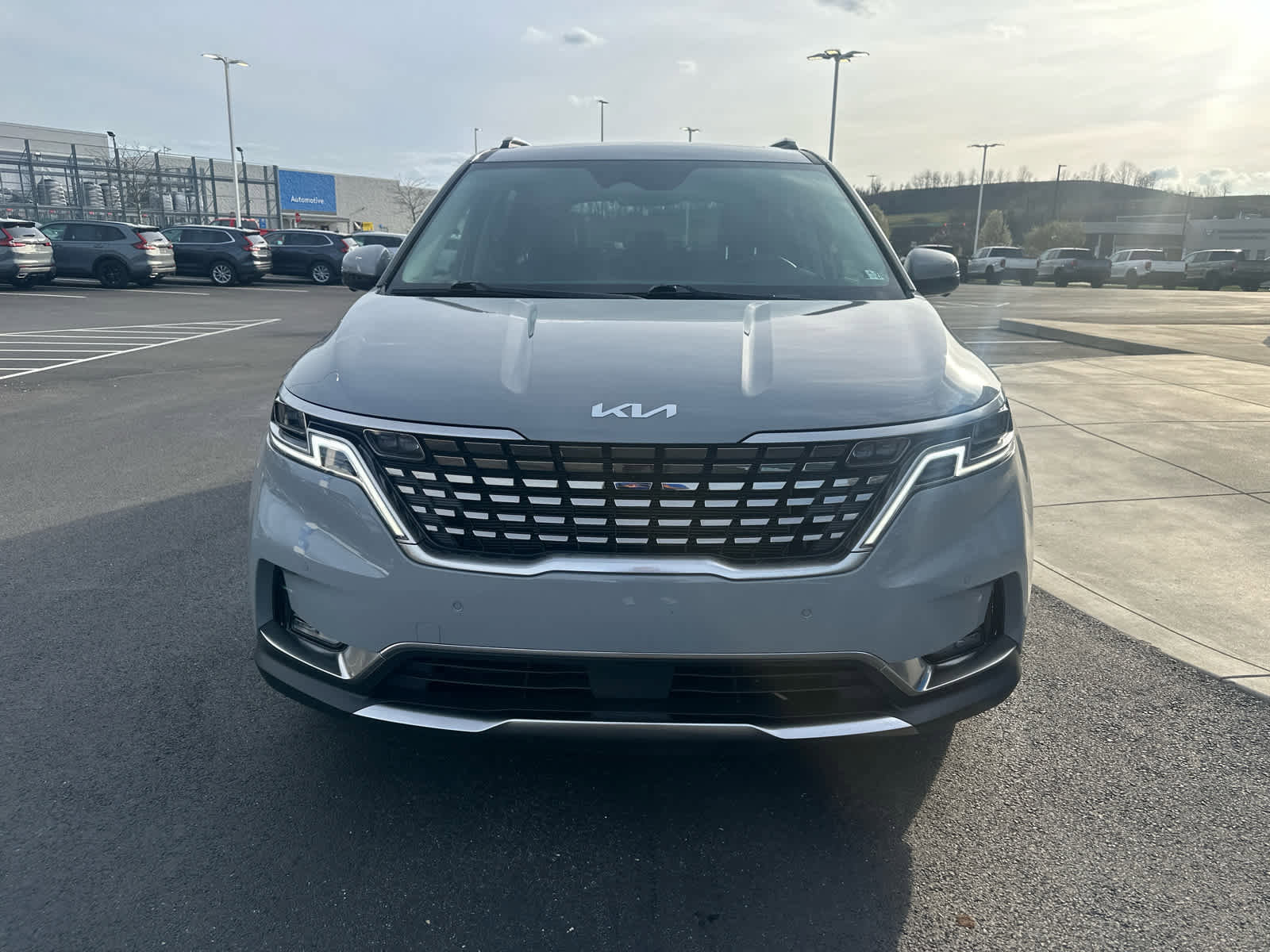 Used 2024 Kia Carnival SX Prestige image 3