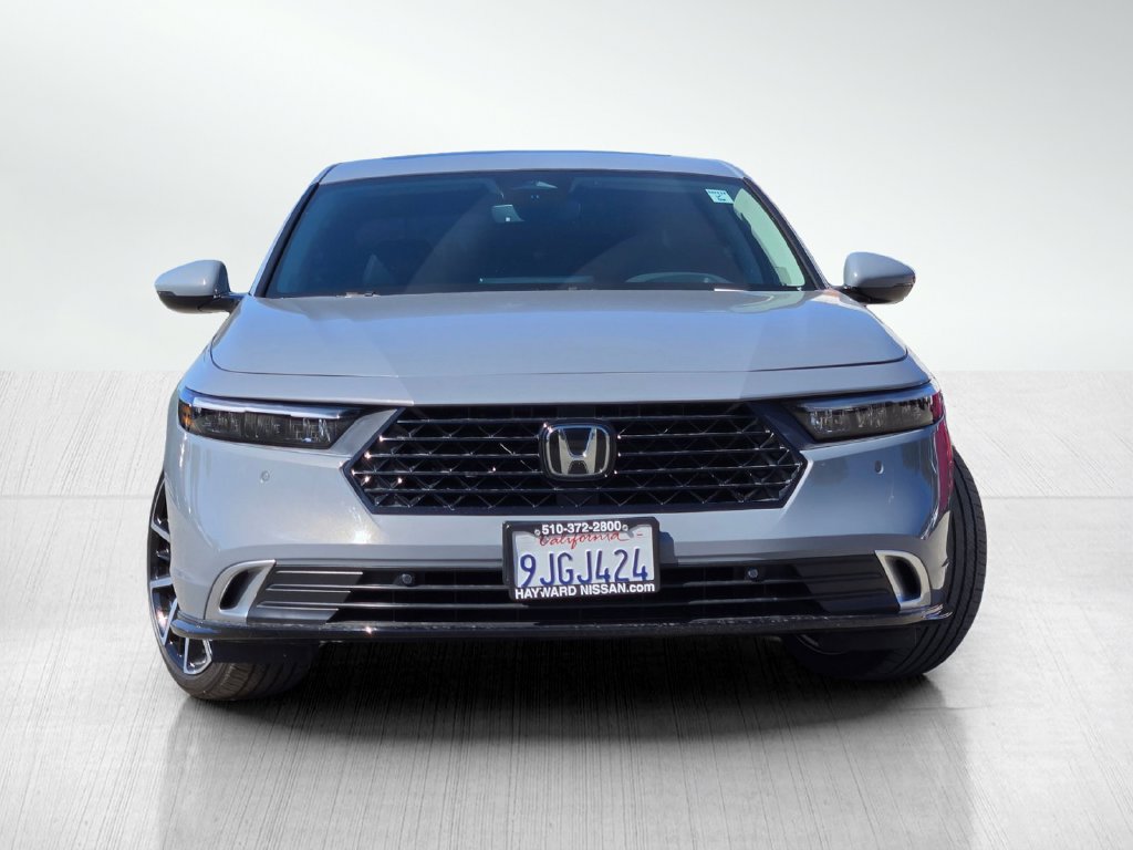 Used 2023 Honda Accord Touring image 3