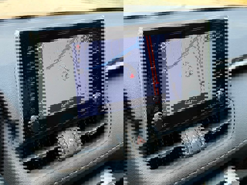 Used 2019 Toyota RAV4 Limited FWD image 37