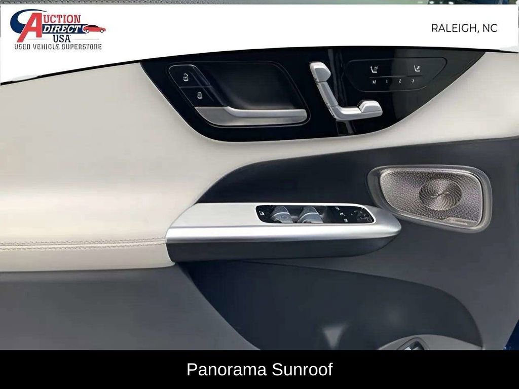 Used 2023 Mercedes-Benz GLC 300 image 9