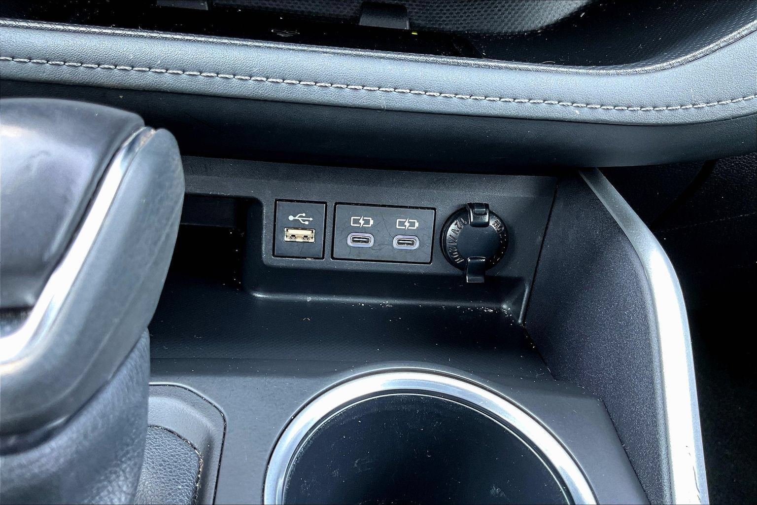 Used 2023 Toyota Highlander XLE FWD image 13