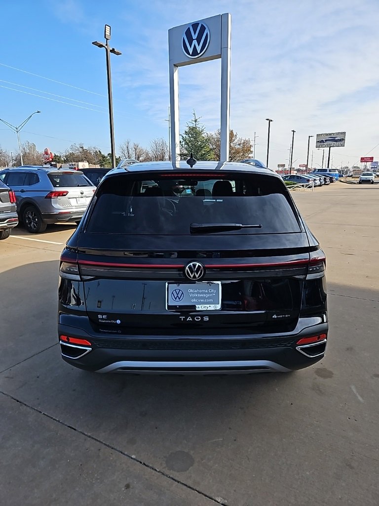 New 2026 Volkswagen Taos SE image 6