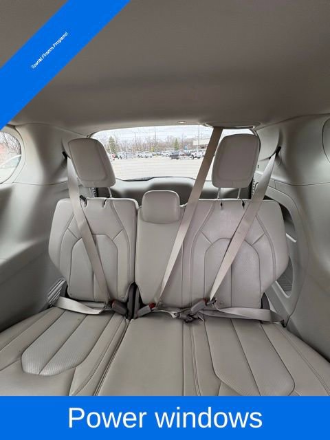 Used 2020 Chrysler Pacifica Touring-L Plus image 28
