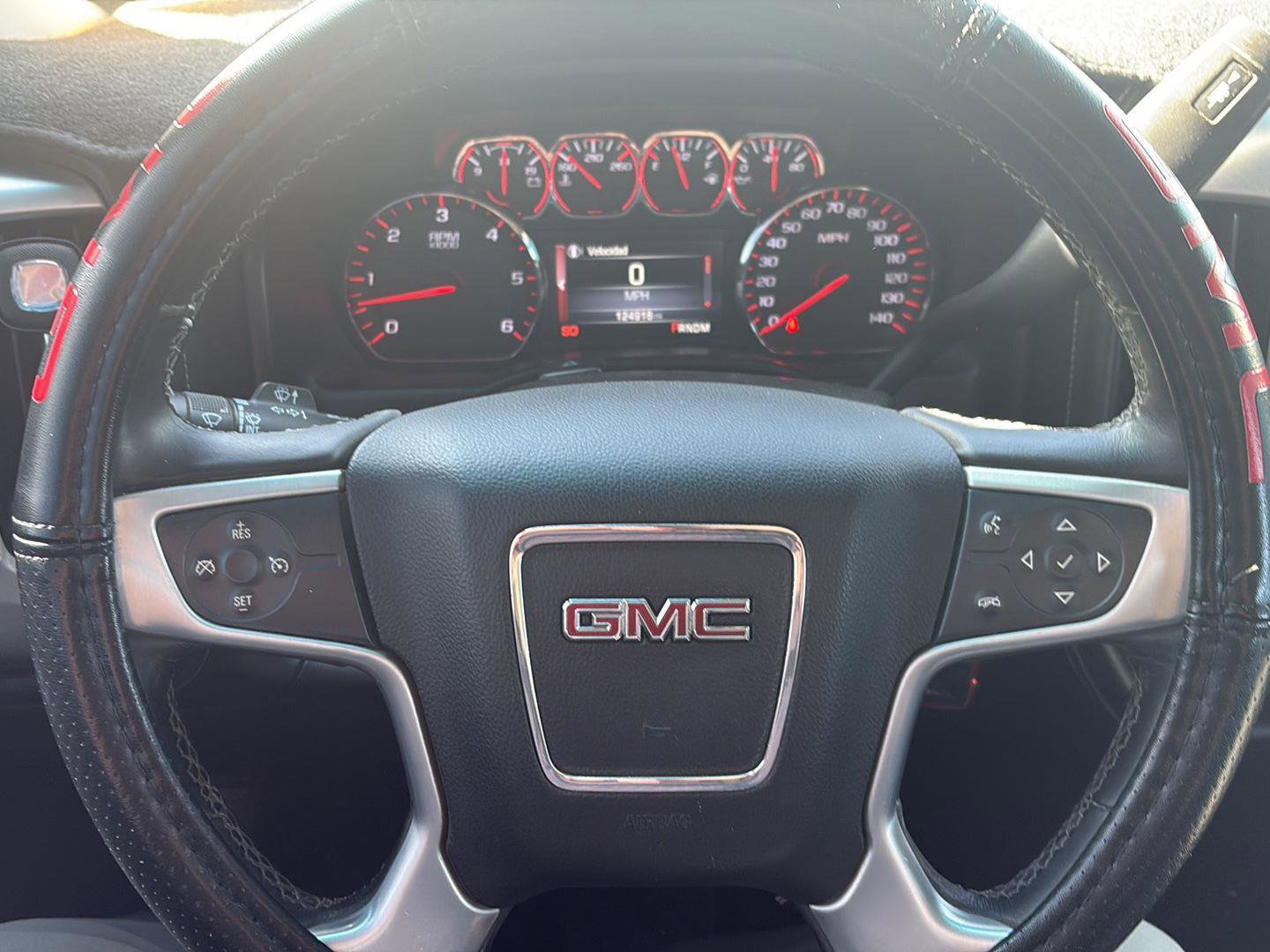 Used 2015 GMC Sierra 1500 SLE w/ SLE Value Package AWD/4WD image 11