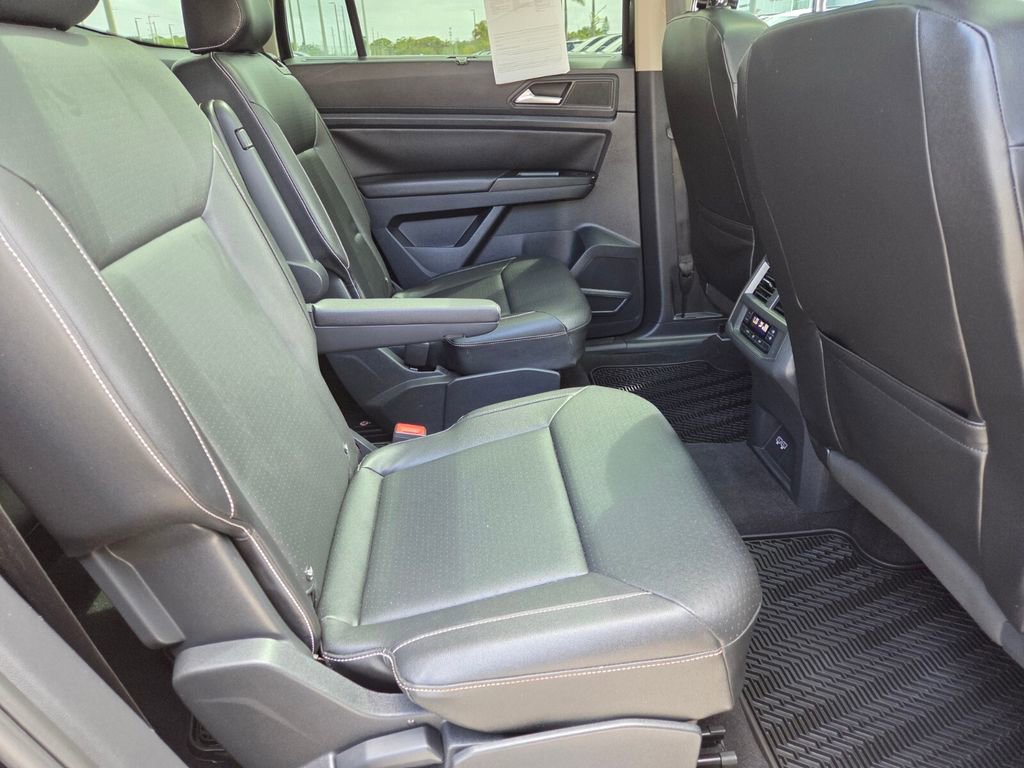 Used 2021 Volkswagen Atlas SE w/ Panoramic Sunroof Package FWD image 13