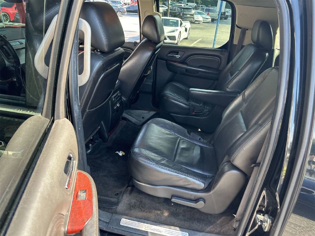 Used 2011 Cadillac Escalade ESV Luxury image 9