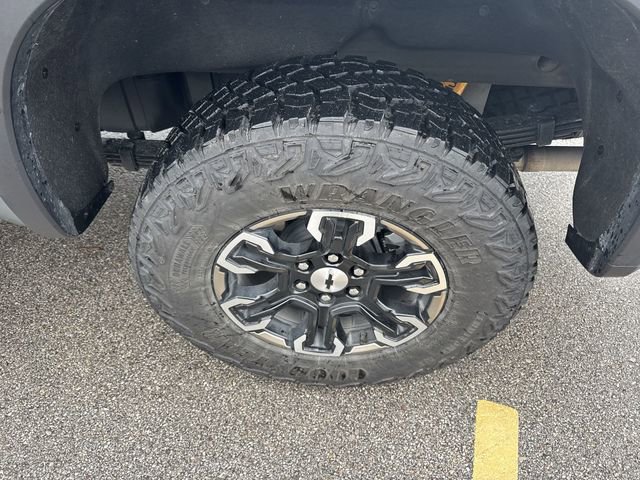 Used 2025 Chevrolet Silverado 1500 ZR2 w/ Technology Package image 33