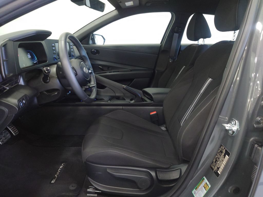 Used 2026 Hyundai Elantra Sport FWD image 10