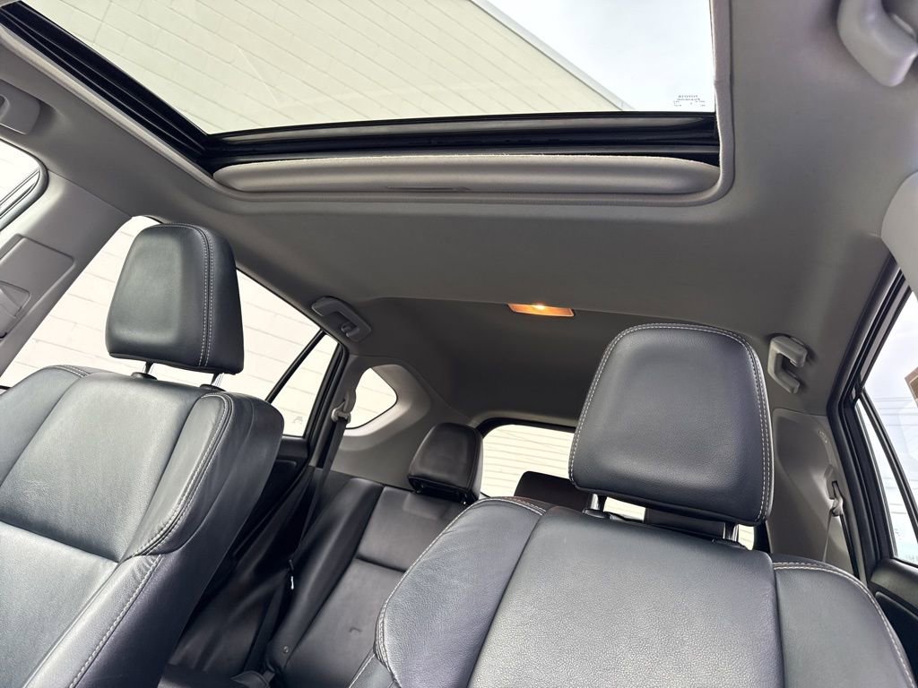 Used 2015 Toyota RAV4 Limited w/ Technology Package image 30