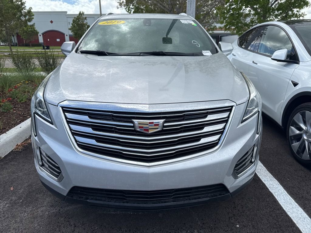 Used 2019 Cadillac XT5 FWD image 2