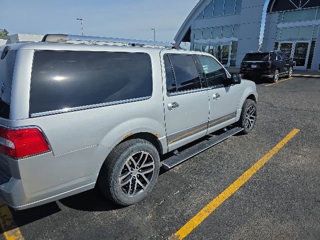 Used 2014 Lincoln Navigator L 4WD image 4