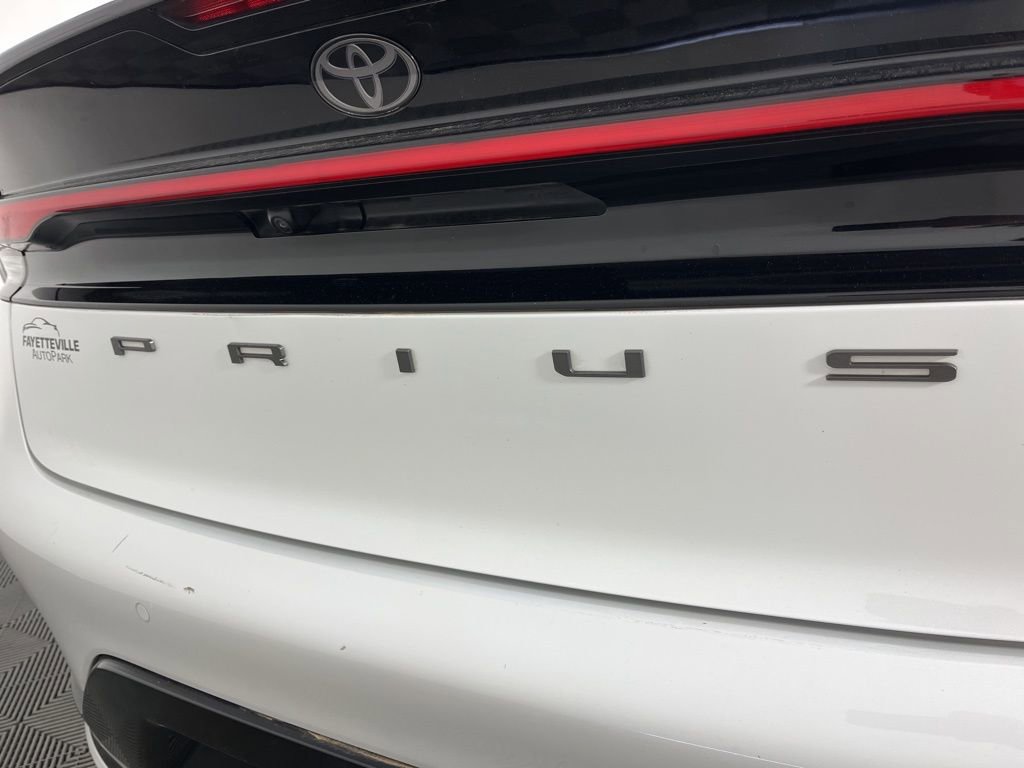 Used 2024 Toyota Prius XLE AWD/4WD image 3