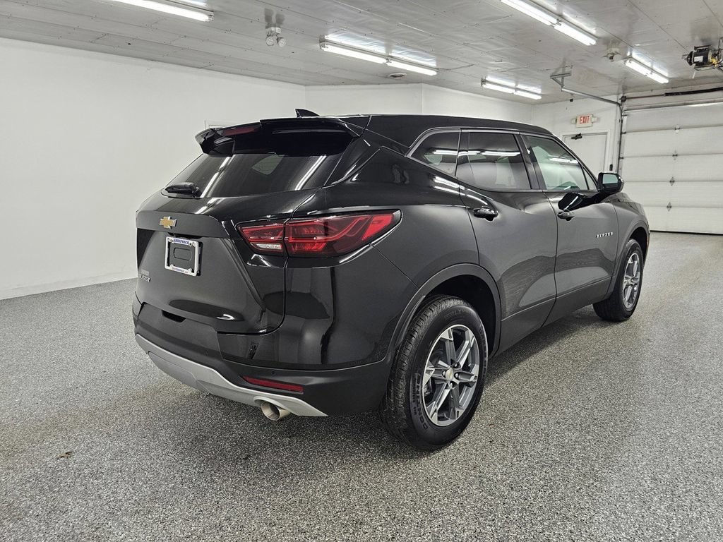 Used 2026 Chevrolet Blazer LT FWD image 4