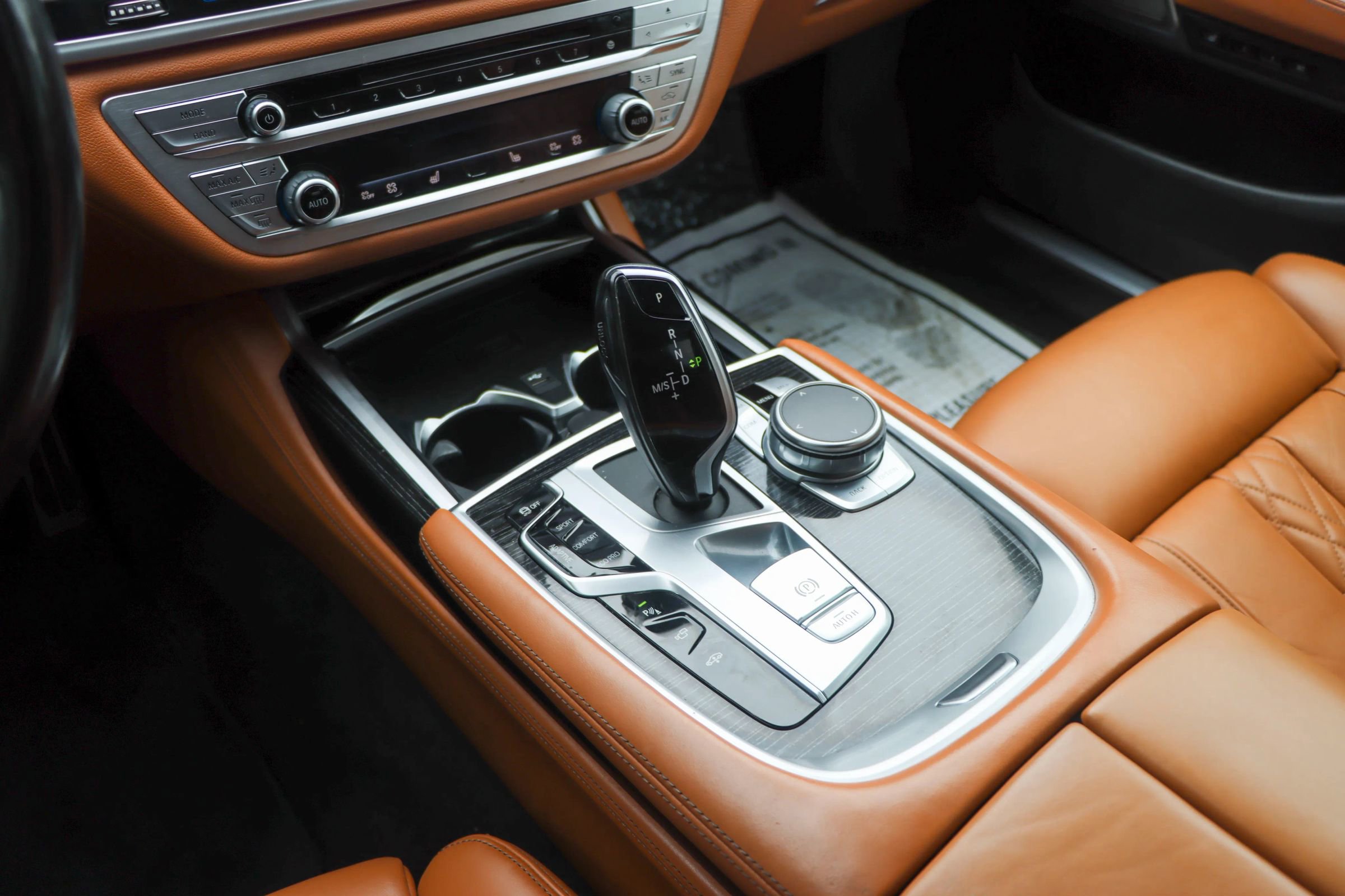 Used 2020 BMW 740i w/ M Sport Package RWD image 42