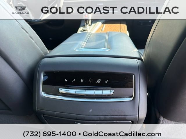 Used 2022 Cadillac Escalade ESV Sport Platinum AWD/4WD image 11
