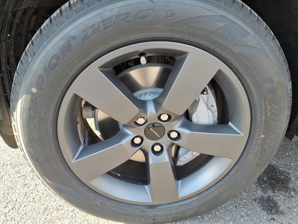 New 2026 Land Rover Defender 110 S image 9