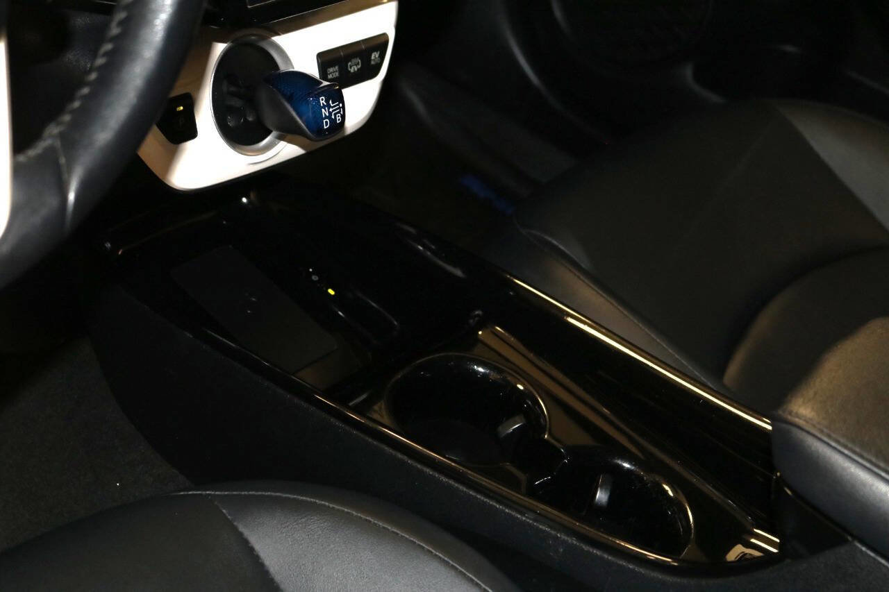 Used 2017 Toyota Prius Prime Advanced image 49