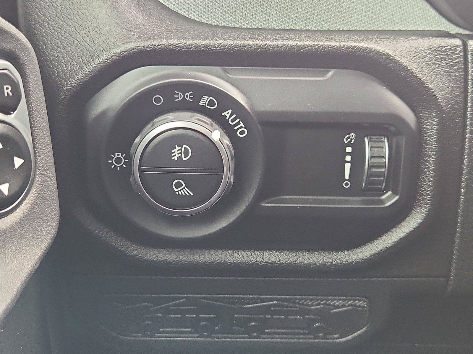Used 2024 Jeep Gladiator Sport AWD/4WD image 17