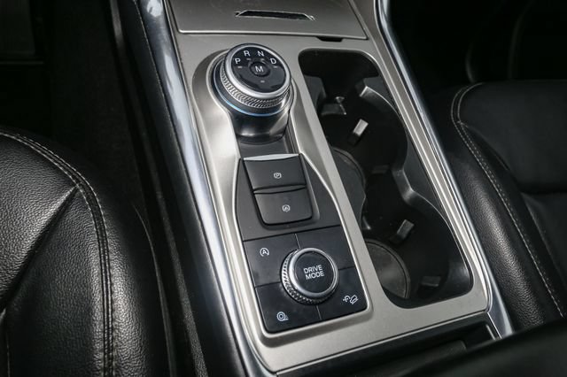 Used 2020 Ford Explorer XLT w/ Equipment Group 202A AWD/4WD image 28