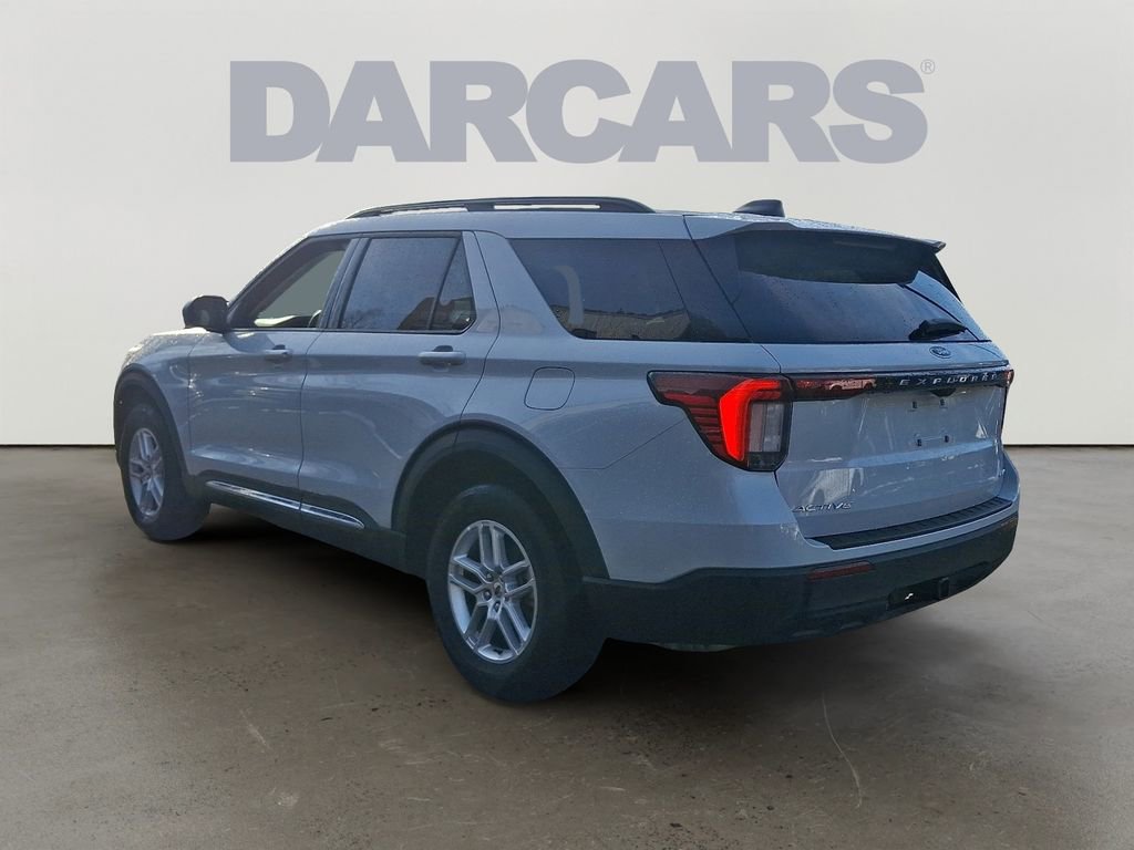 Used 2025 Ford Explorer Active image 5
