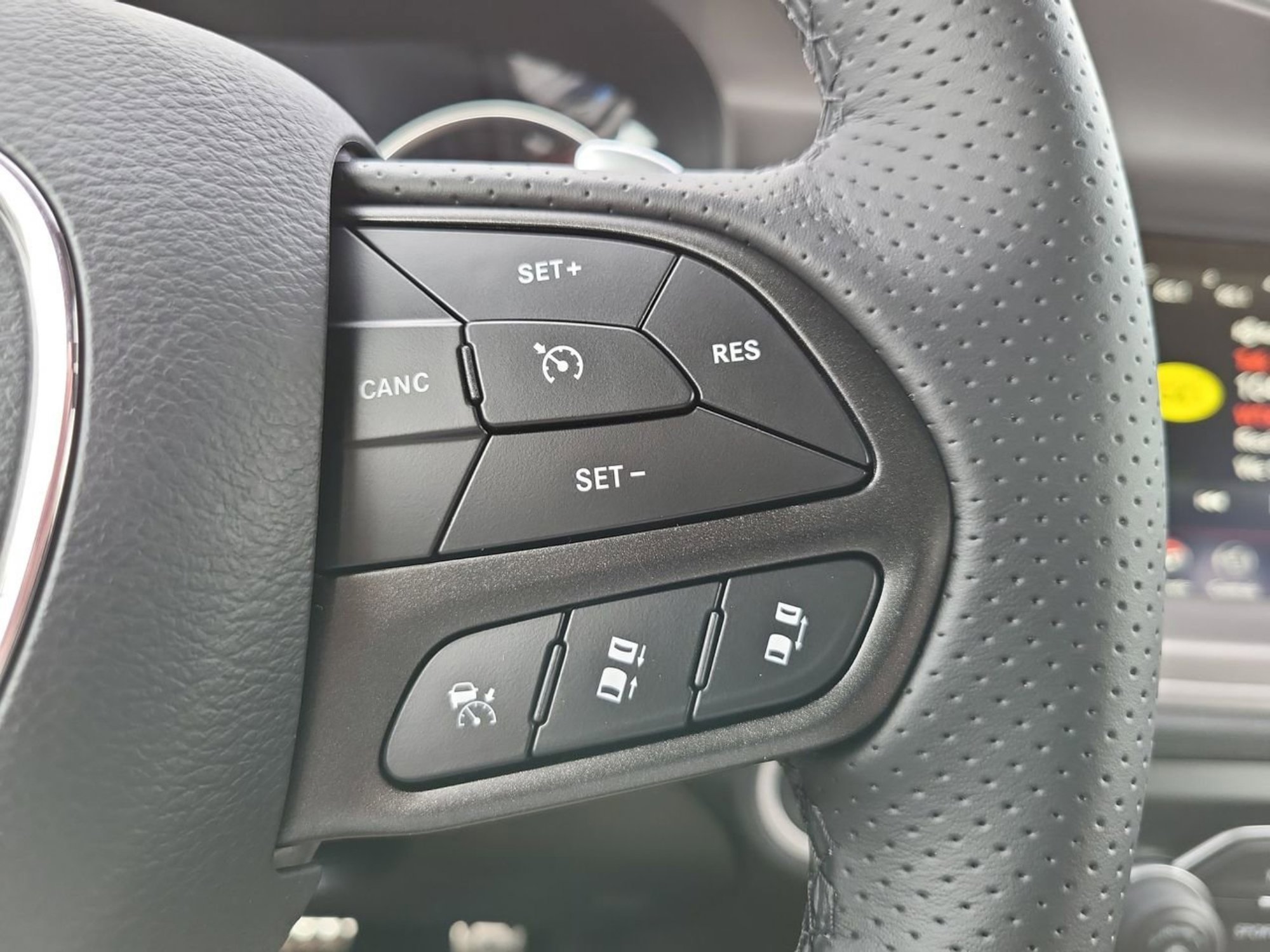 Used 2023 Dodge Charger R/T w/ Technology Group image 18