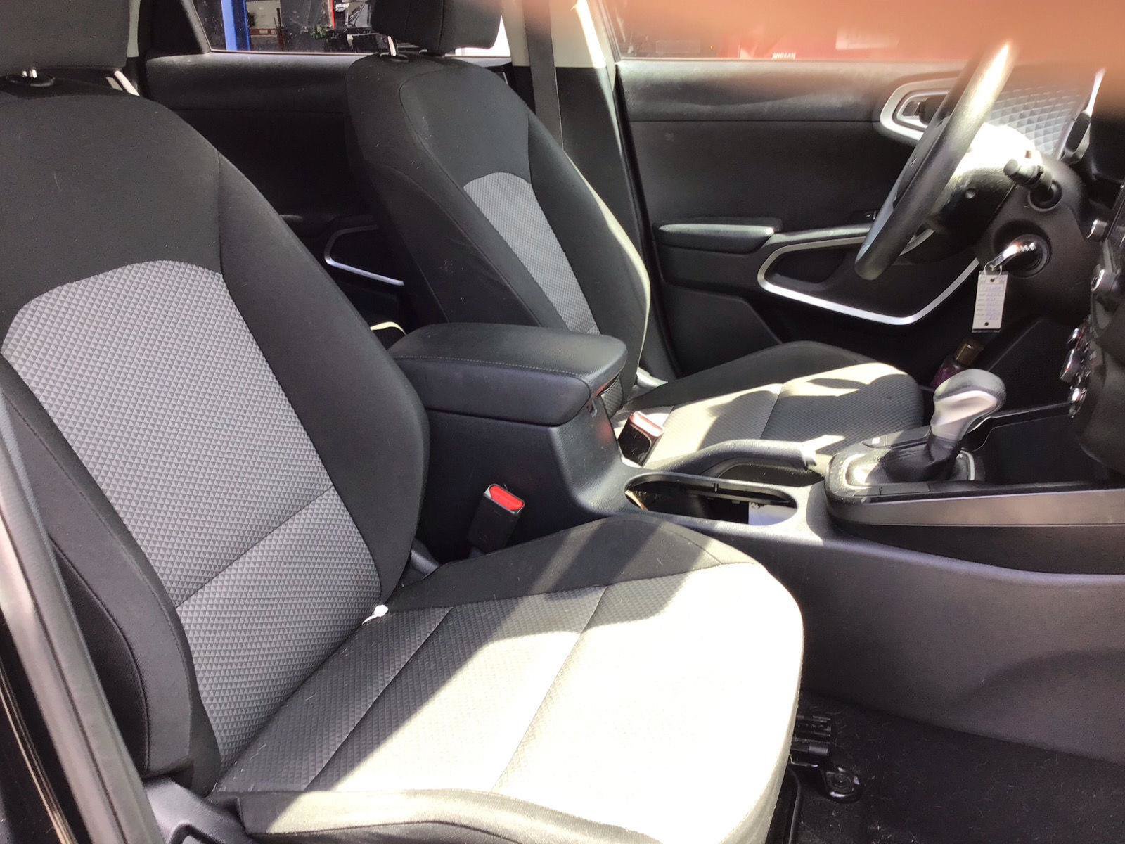 Used 2022 Kia Soul LX FWD image 6