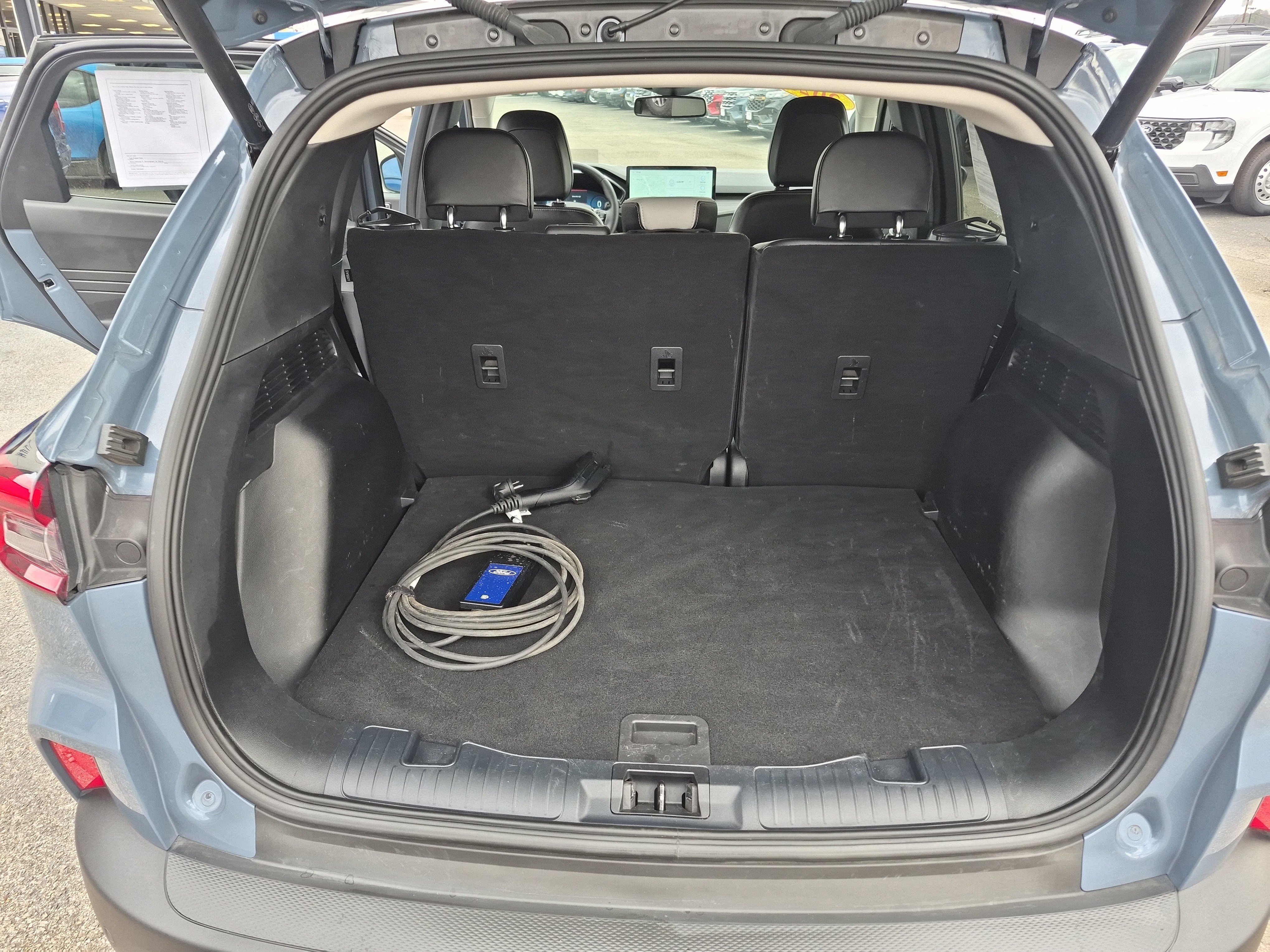 Certified 2025 Ford Escape SE w/ PHEV Premium Package FWD image 17