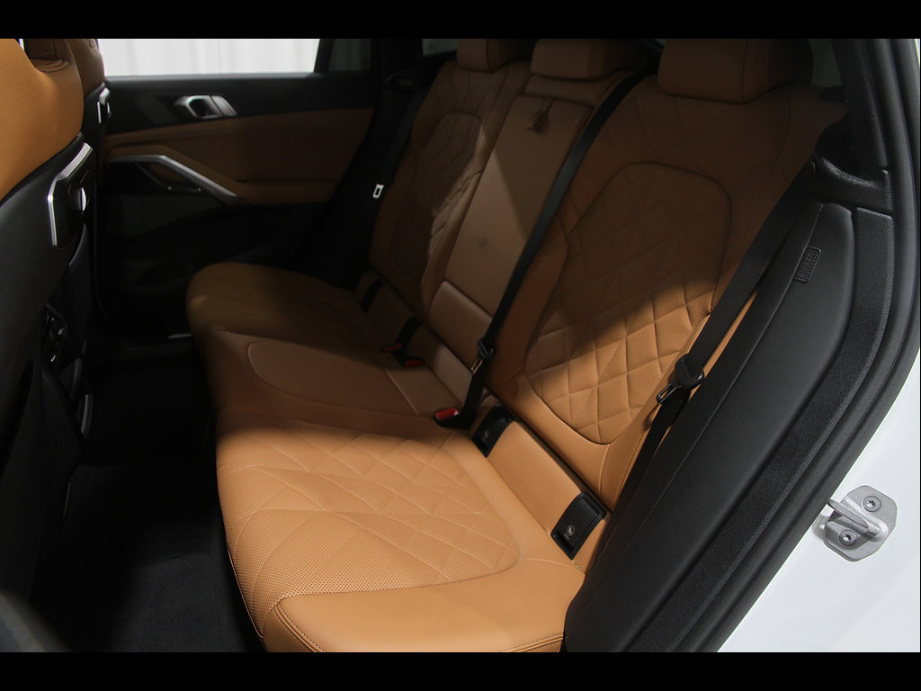 Used 2024 BMW X6 xDrive40i w/ Premium Package AWD/4WD image 19