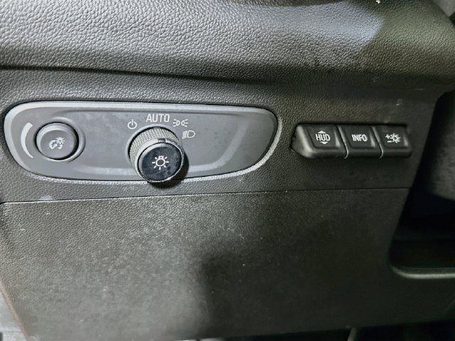 Used 2022 Buick Envision Avenir w/ Safety Package FWD image 13