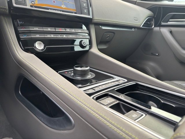 Used 2018 Jaguar F-PACE R-Sport image 20