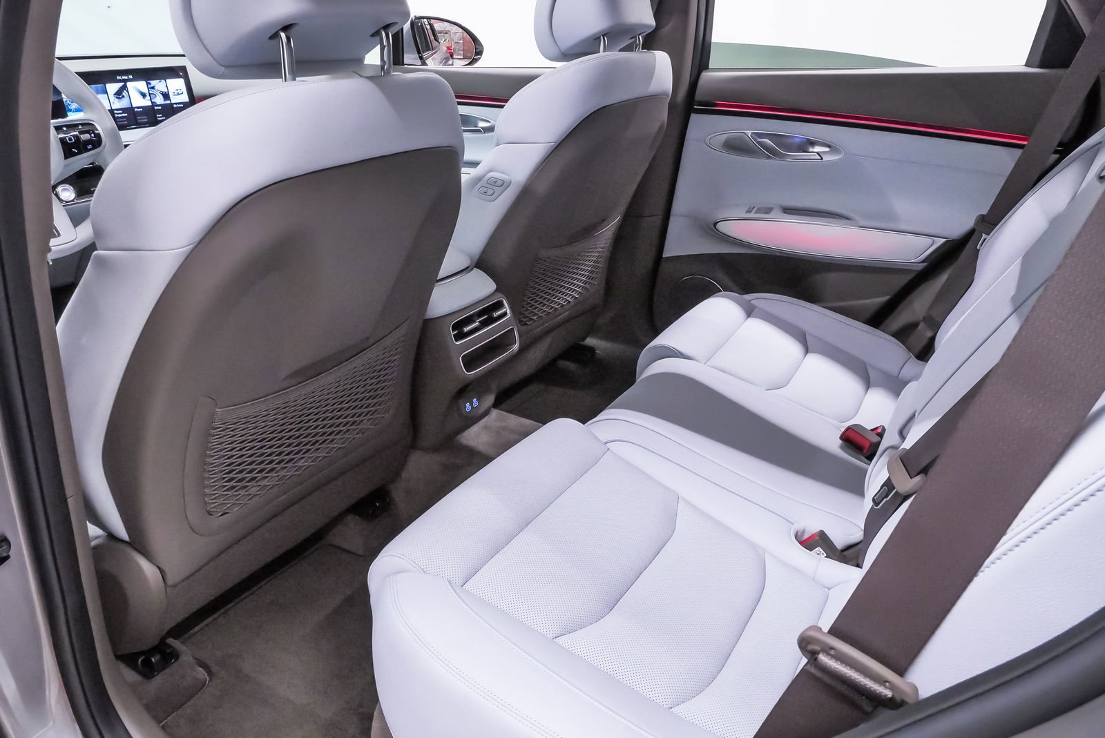 Certified 2026 Genesis GV70 2.5T Advanced image 11