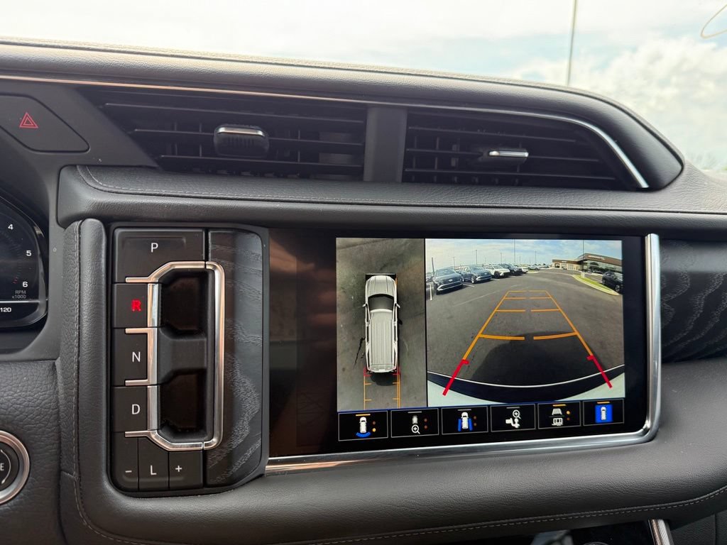 Used 2022 GMC Yukon XL Denali AWD/4WD image 16