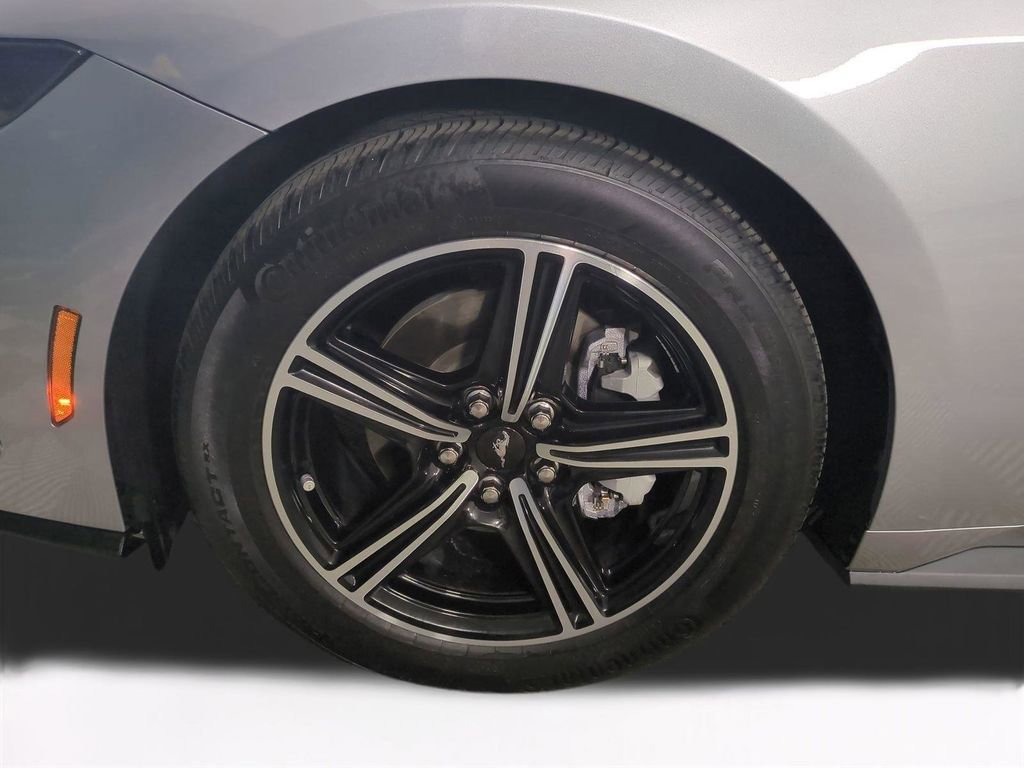 Used 2025 Ford Mustang Premium RWD image 11