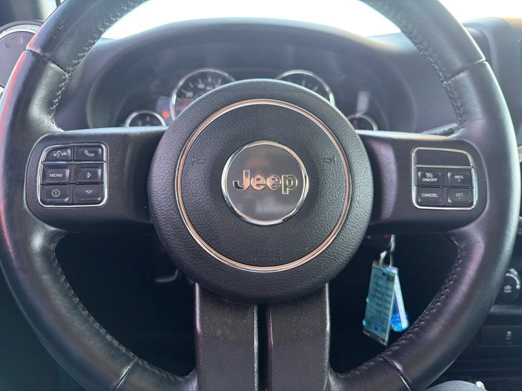 Used 2016 Jeep Wrangler Unlimited Rubicon w/ Connectivity Group AWD/4WD image 24