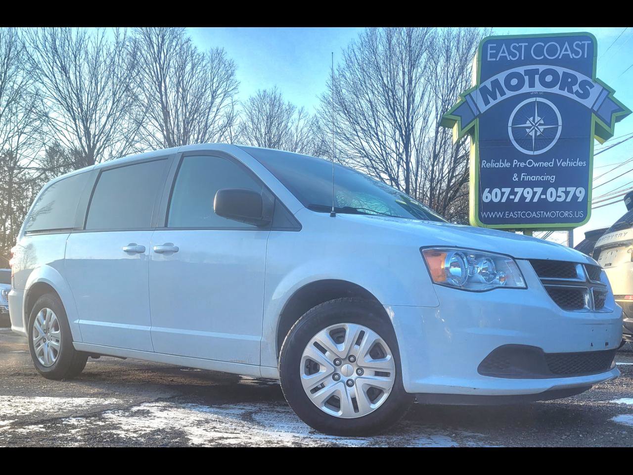 Used 2018 Dodge Grand Caravan SE w/ UConnect Hands-Free Group